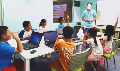 哈工大學(xué)子投身教育科技，以技術(shù)開(kāi)發(fā)引領(lǐng)未來(lái)教育變革